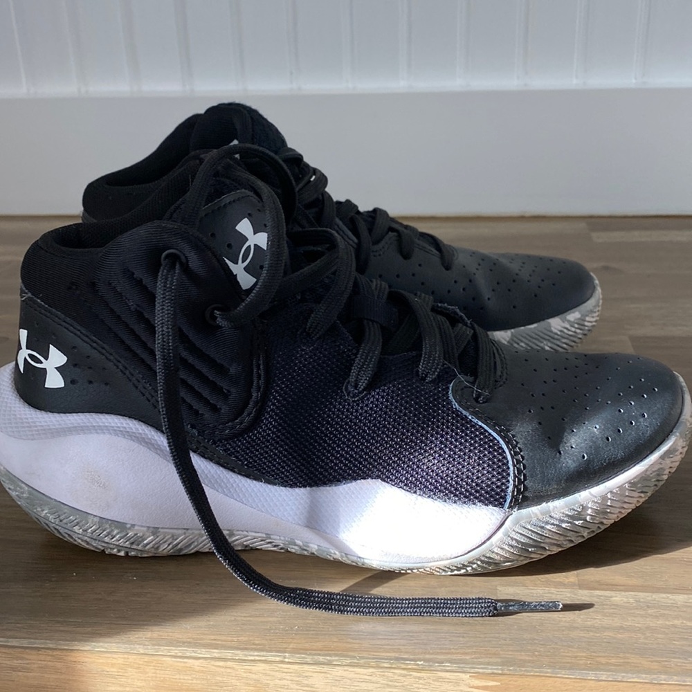 Kids Under Armor basketball shoes